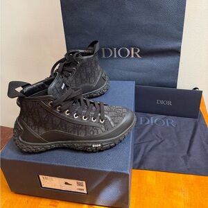 Dior B28 Sneaker M39